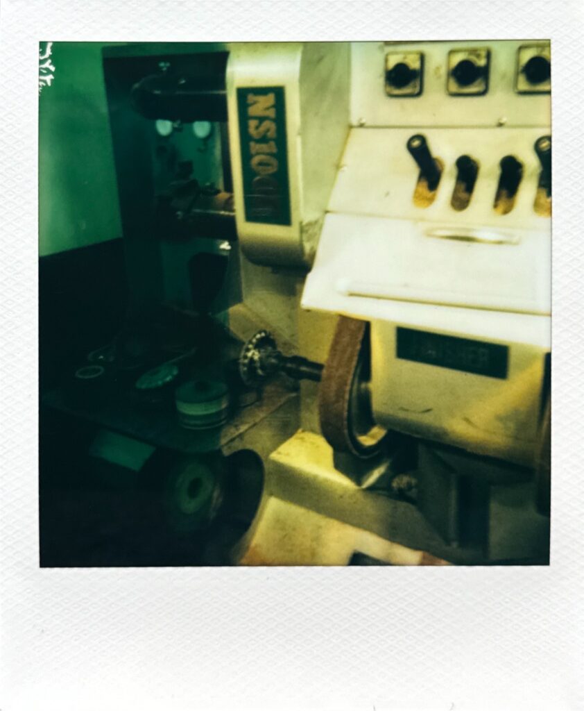 フィニッシャーを撮影したポラロイド写真