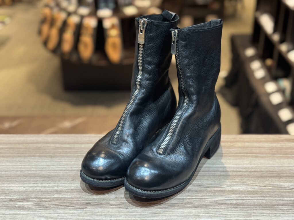 修理後のグイディPL2を上から撮影。全体のバランスとソール厚の統一感がよくわかる一枚。