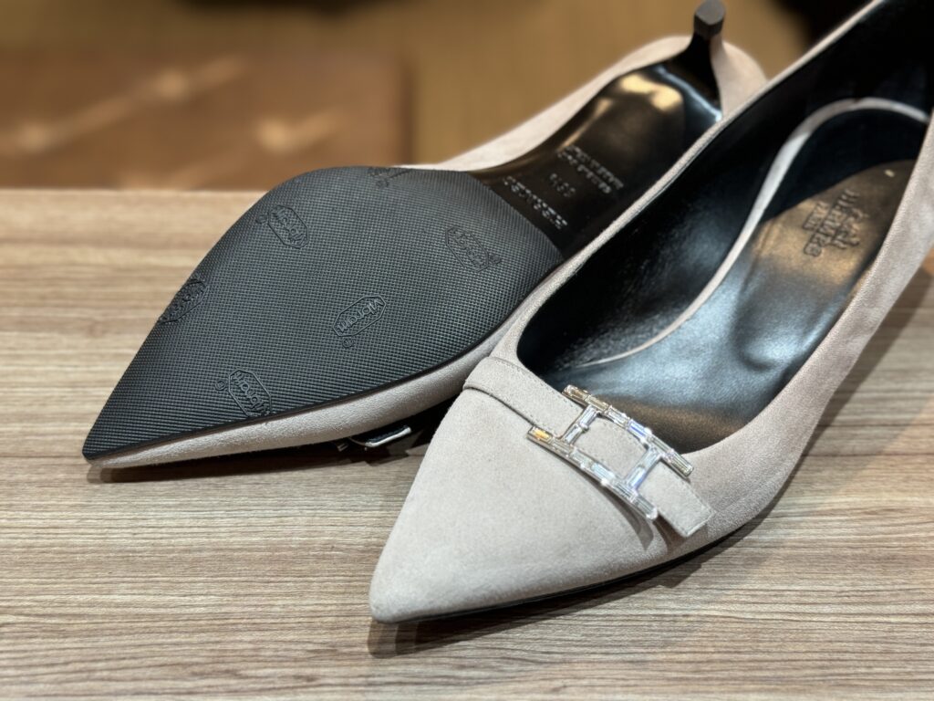 ハーフラバー貼り後のソール面アップ。先端ラインがシャープに収まり、段差が自然。