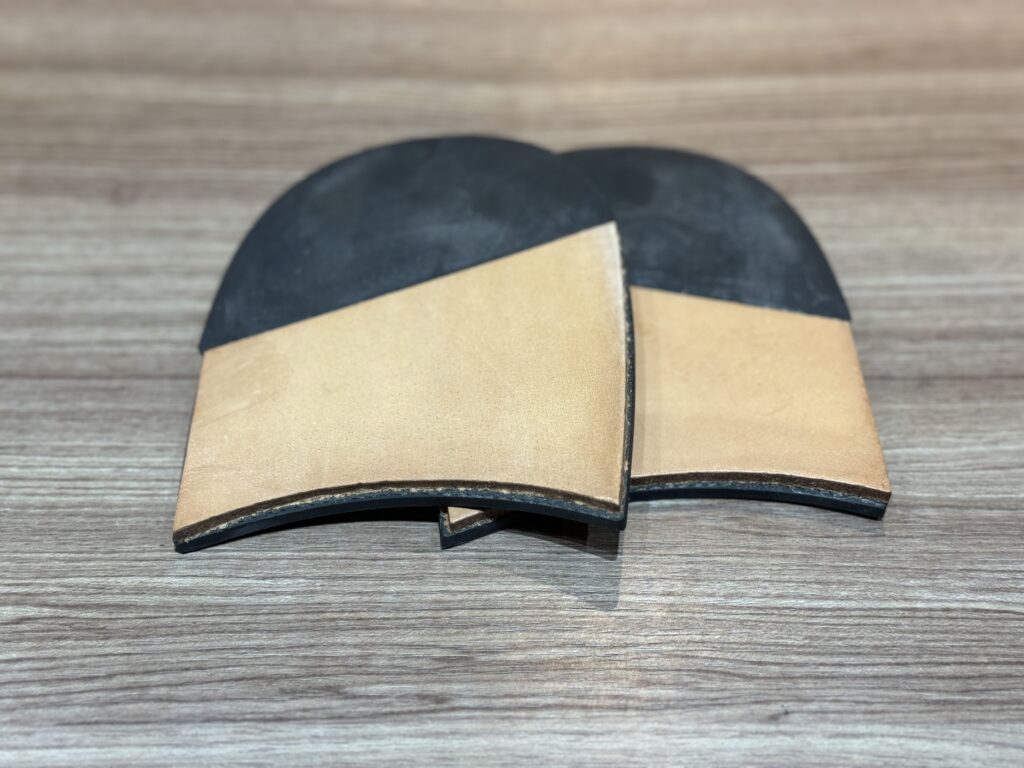 今回使用するマーティンオークバークのレザーリフト一式