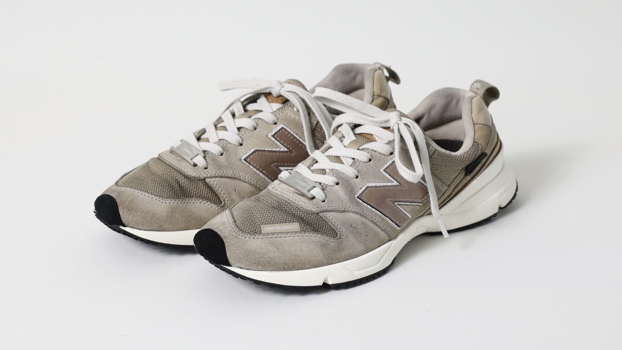 修理を終えたニューバランス996を正面寄りに捉えた完成イメージ
