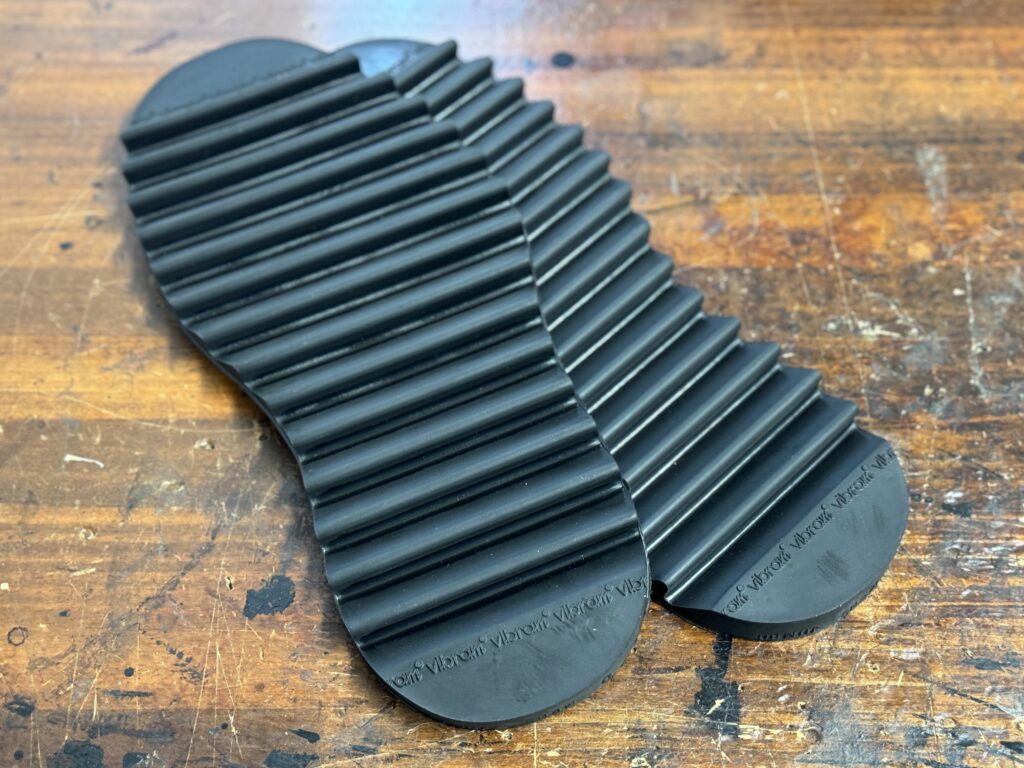 USビブラム7124シャークソールの新品パーツ