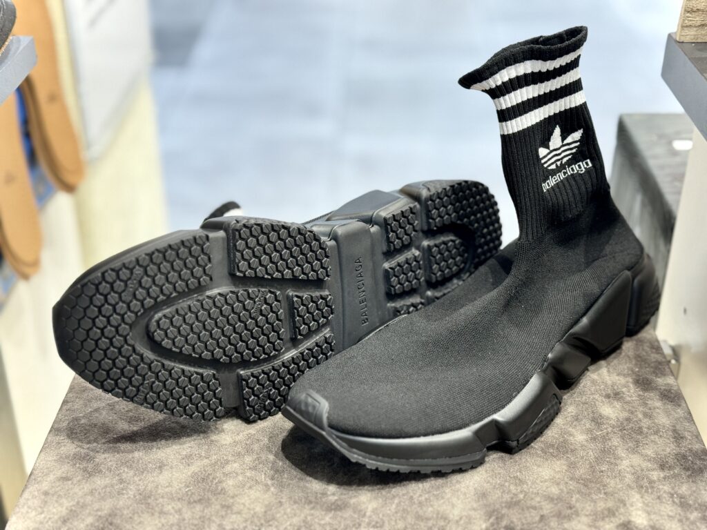 Balenciaga × adidas スピードトレーナー修理後の全体。アウトソールの意匠を壊さず7120を違和感なく落とし込んだ仕上がり。