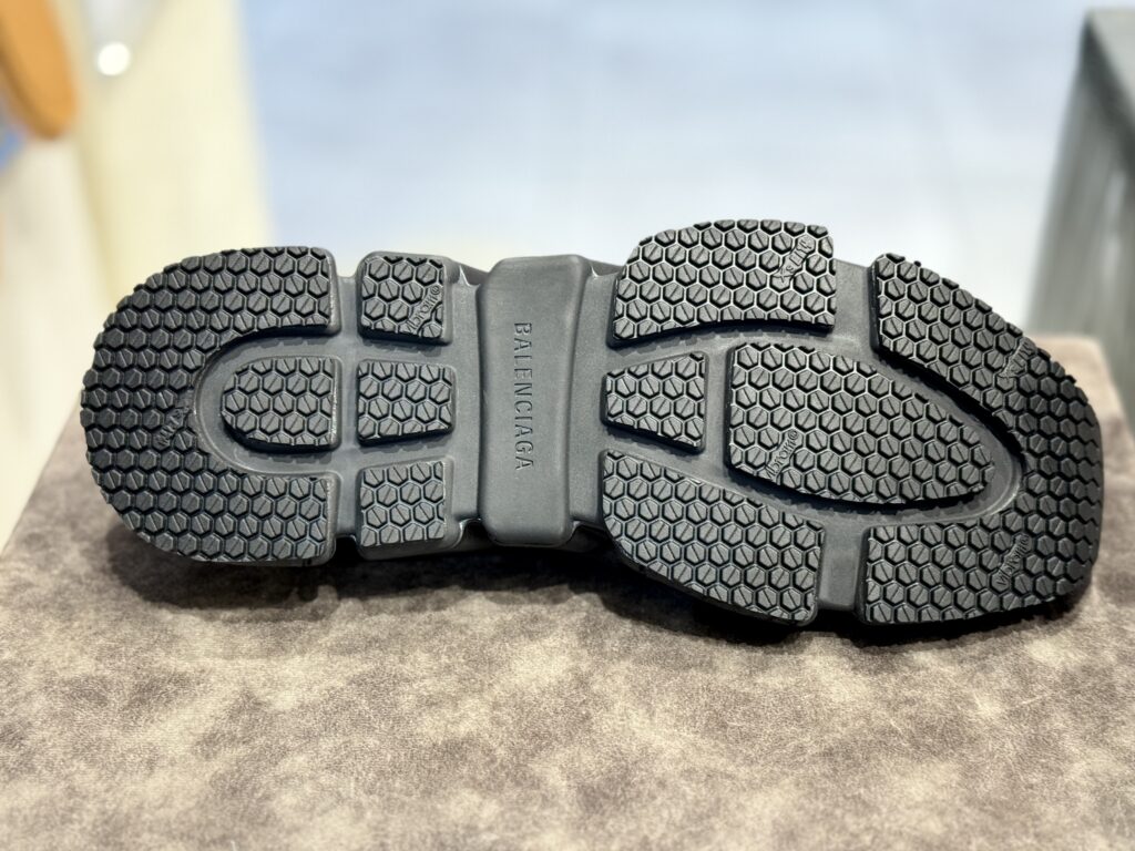 Balenciaga × adidas スピードトレーナーのアウトソール補強。純正パターンを型取りして面の繋がりを保った施工。