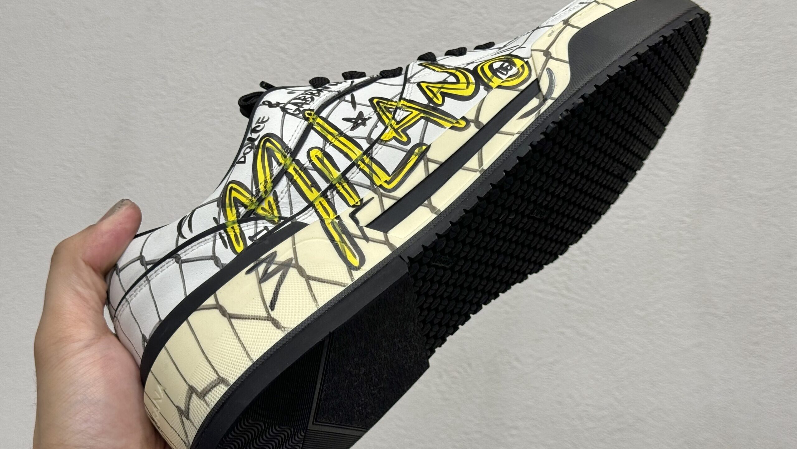 ソール補強後のドルチェ＆ガッバーナスニーカー、側面からのアイキャッチ