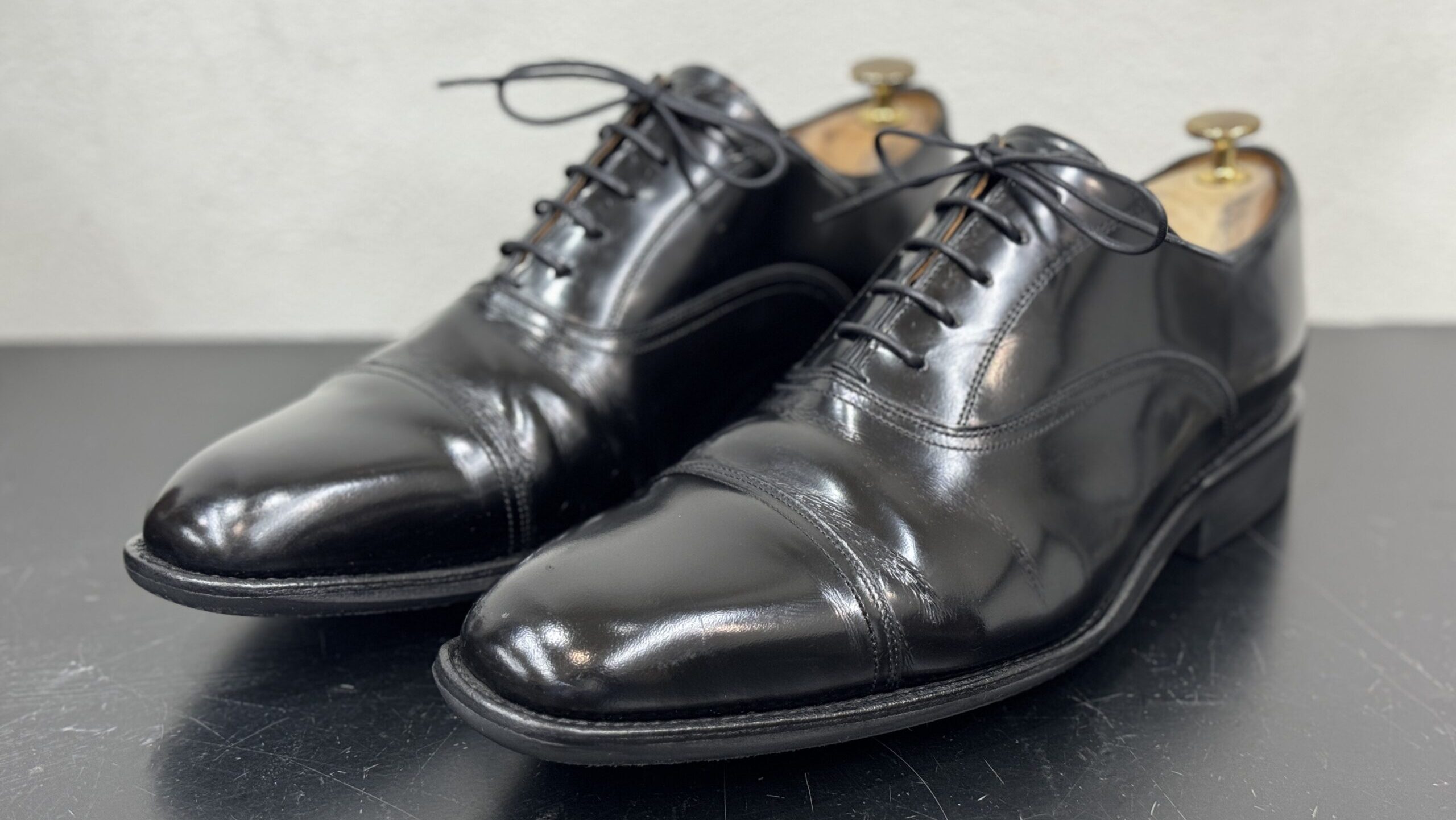 REGALのトップリフト交換と靴紐交換のビフォーアフターが分かる仕上がりカット