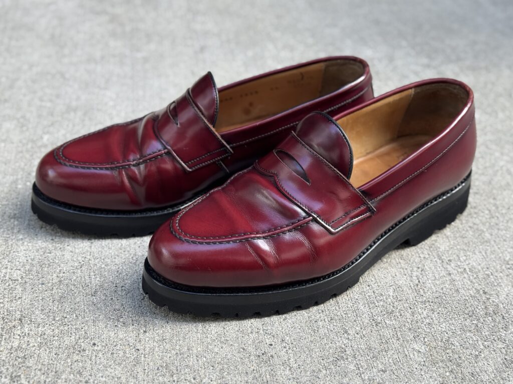 Vibram#528Kソールでオールソール後のバーウィックのローファー全体像