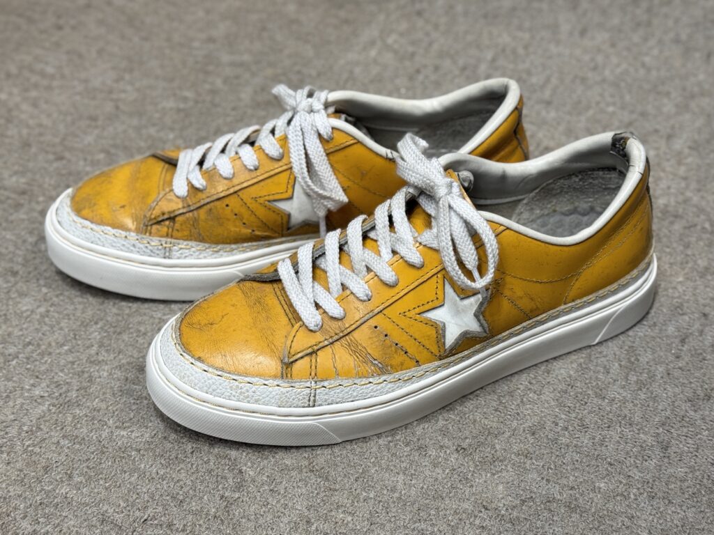 vibram705Cカップソールでオールソール後のCONVERSE ワンスターを俯瞰で並べた一枚