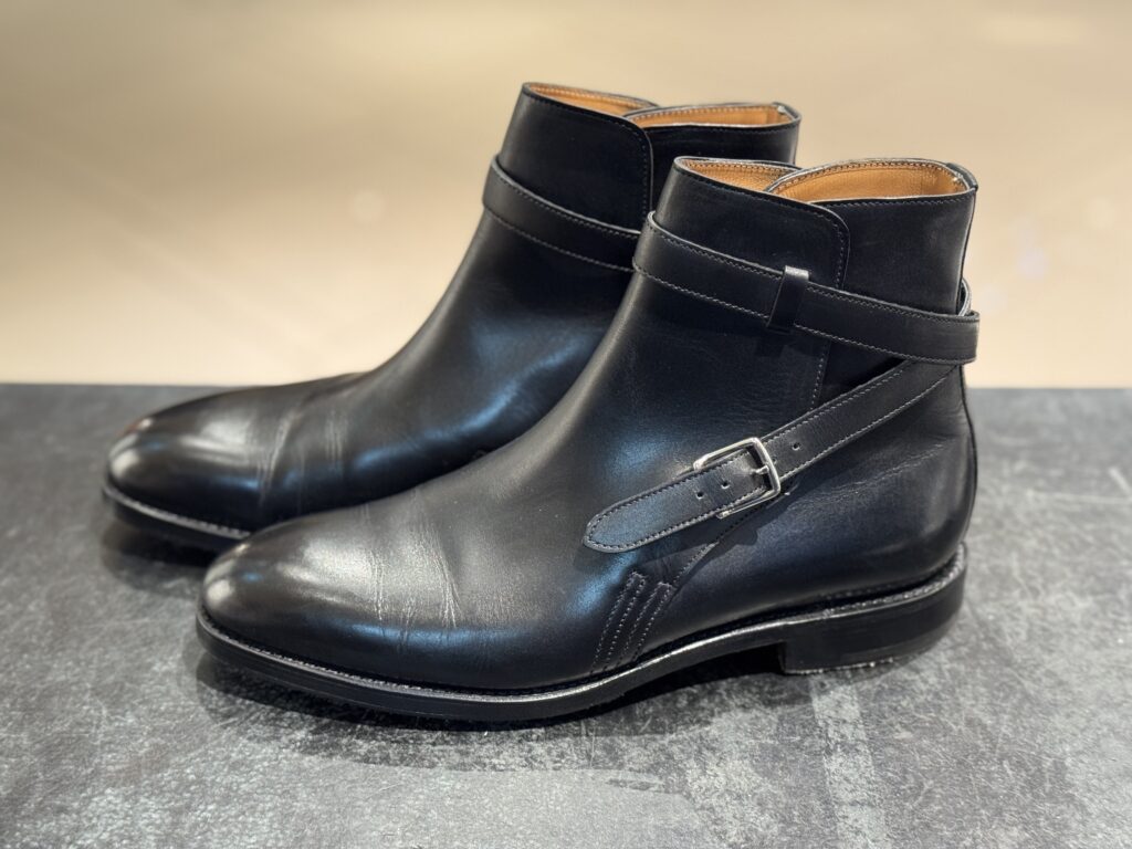 ジョンロブのアボット 施工後の全体写真（ハーフラバーとスチールで実用性を高めた状態）