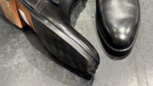 ジョンロブ アボットのコバ仕上げ｜Vibram 2340ハーフラバー施工後のエッジディテール