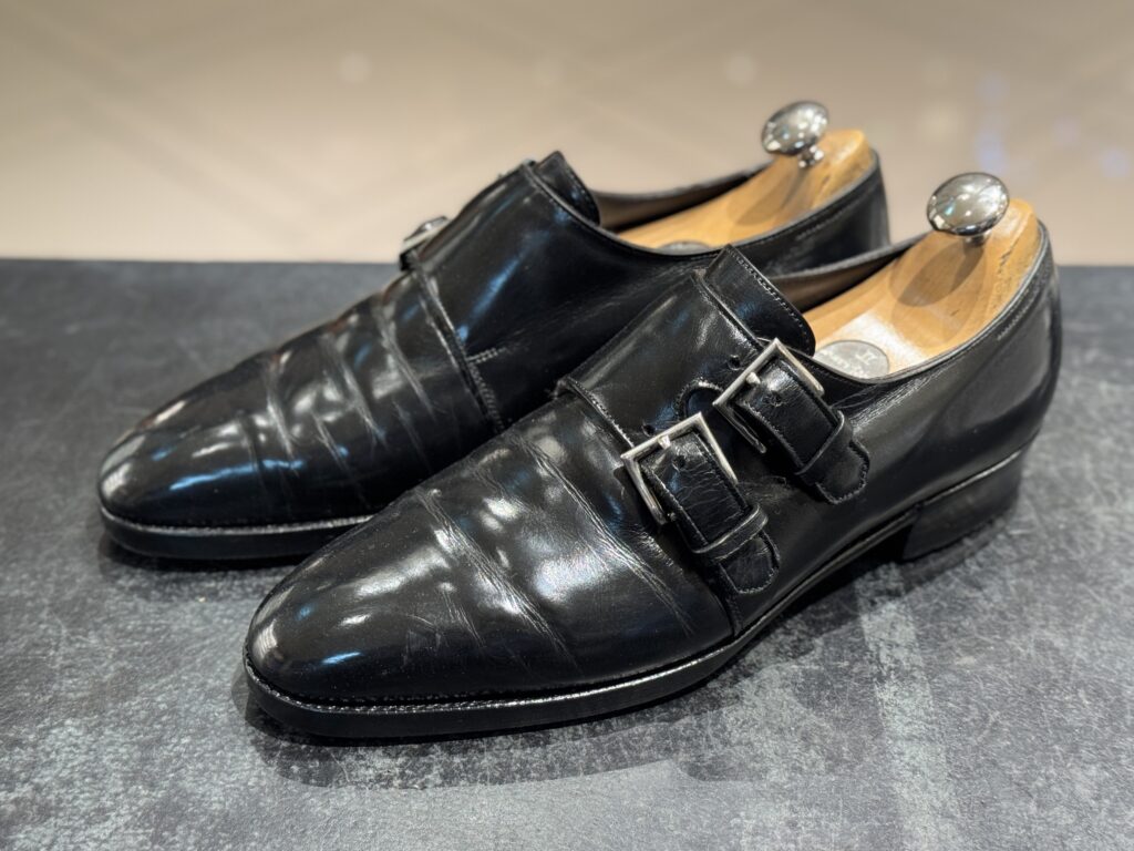 ジョンロブ ナセビーの修理前全体像。トップリフト交換前の状態を俯瞰で撮影した一枚