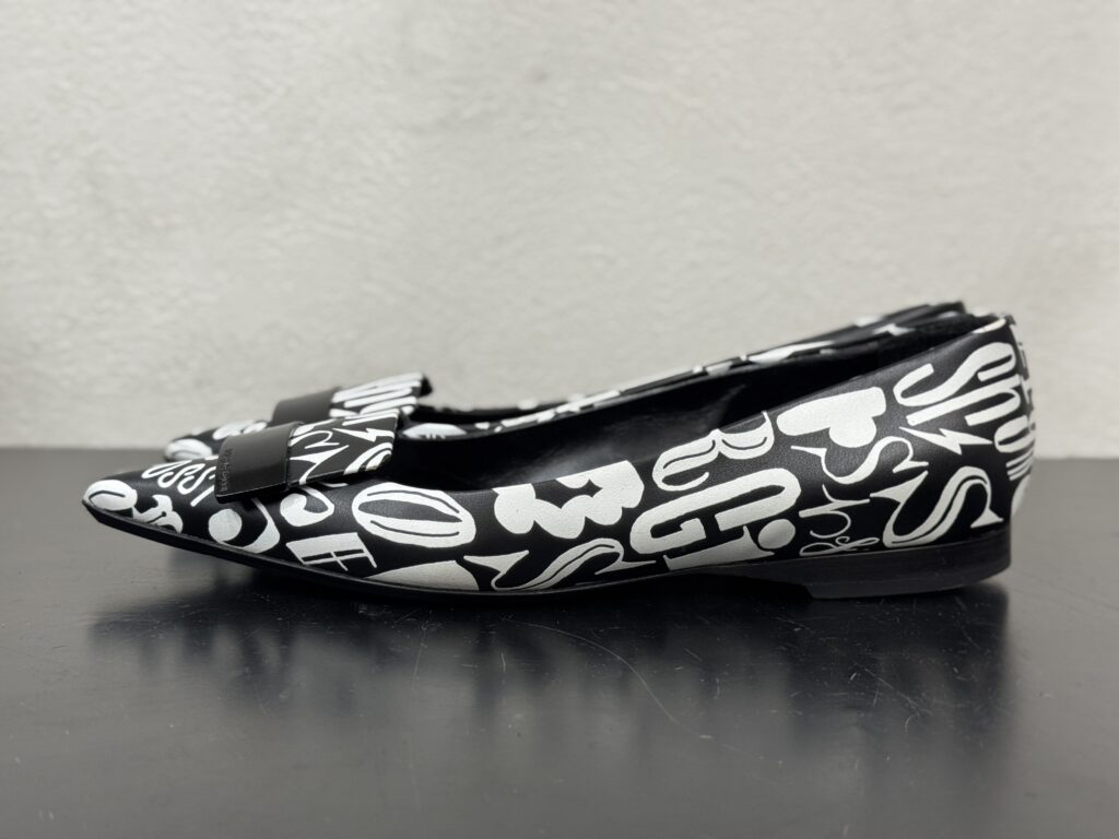 トーラバーを装着したセルジオロッシローファーのサイドシルエット