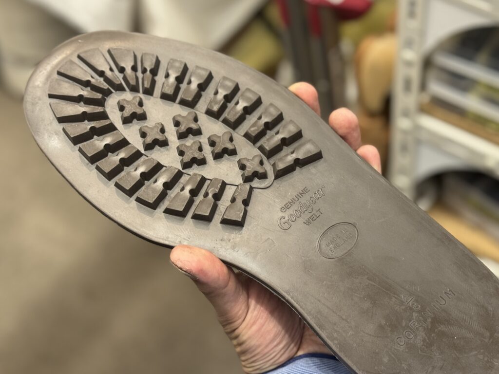 使用するCORINIUM社のグッドイヤーソール