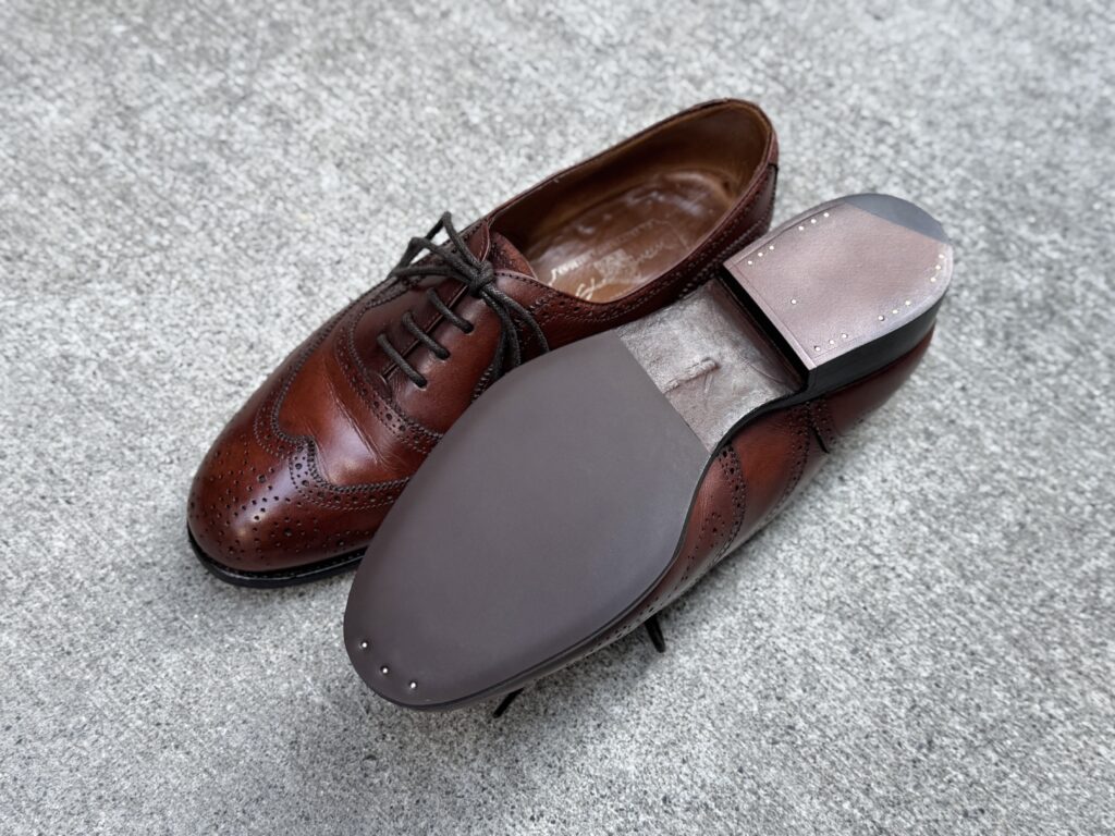 ハーフラバー施工後のエドワードグリーン旧工場製レディース靴のソール仕上がり