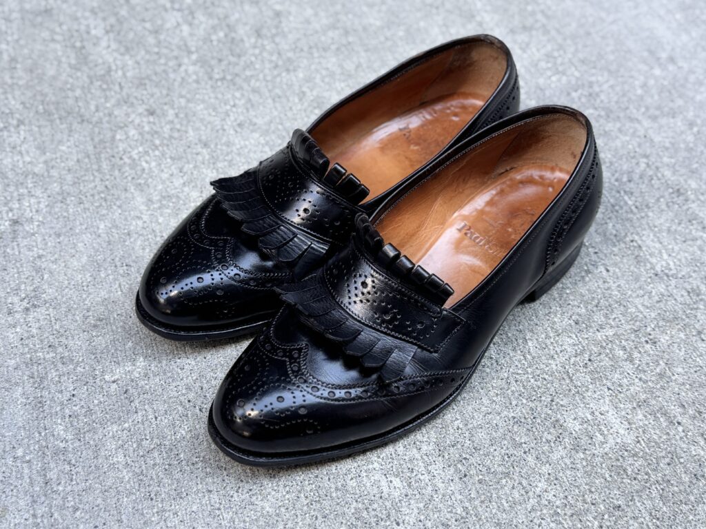 エドワードグリーン旧工場製 メンズローファーのアッパー外観