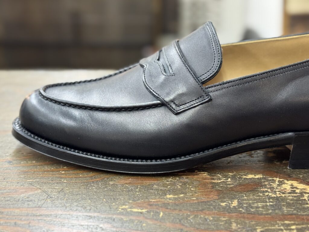 修理前のフォルメ ローファー　コバとソールエッジの状態