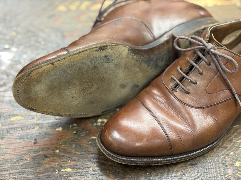 オールソール前のエドワードグリーン チェルシーのレザーソール摩耗状態