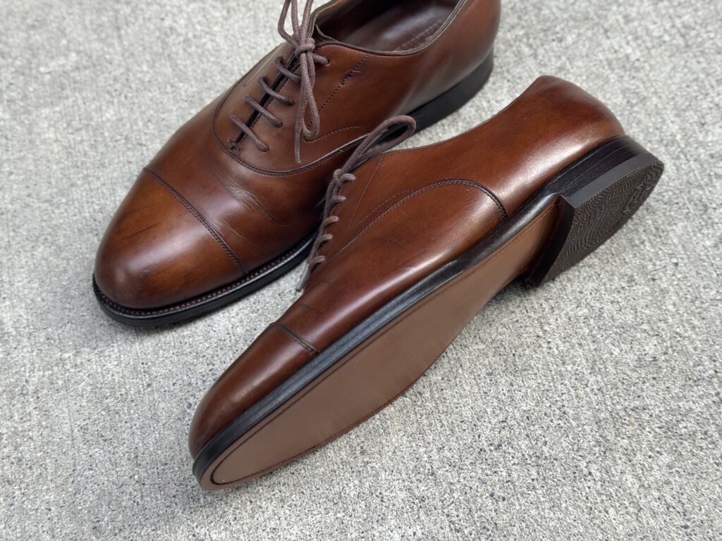 オールソール後に整えたエドワードグリーン チェルシーのコバ仕上げ