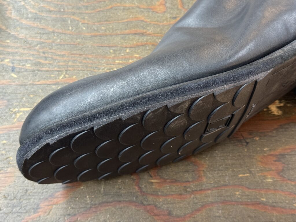 Guidi 990E 純正ハーフラバー施工後のコバ仕上げ