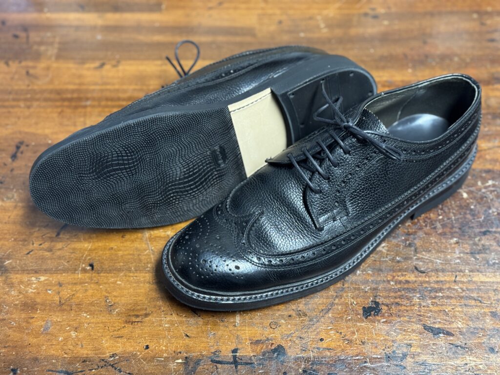 REGAL（リーガル）のレザーオールソール＋ハーフラバー施工後の全体俯瞰（ソールと外観を整えた状態）