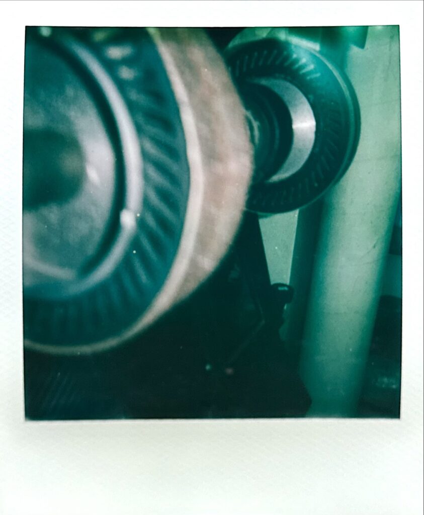 フィニッシャーに装着したペーパードラムのクローズアップ