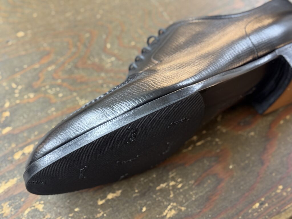 エドワードグリーン ドーバー ハーフラバー施工後 コバ周りの仕上げ