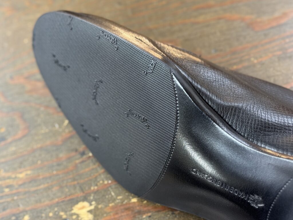 エドワードグリーン ドーバー ハーフラバー施工後 ソール面 Vibram7673