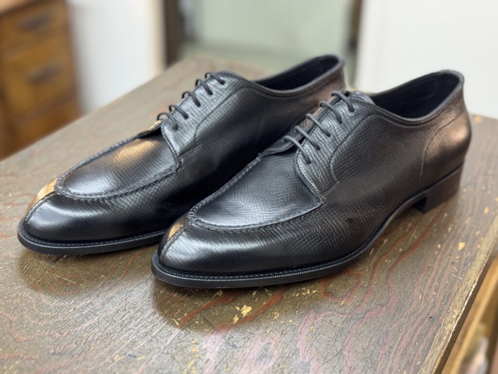 エドワードグリーン ドーバー 修理前 俯瞰 革底の状態