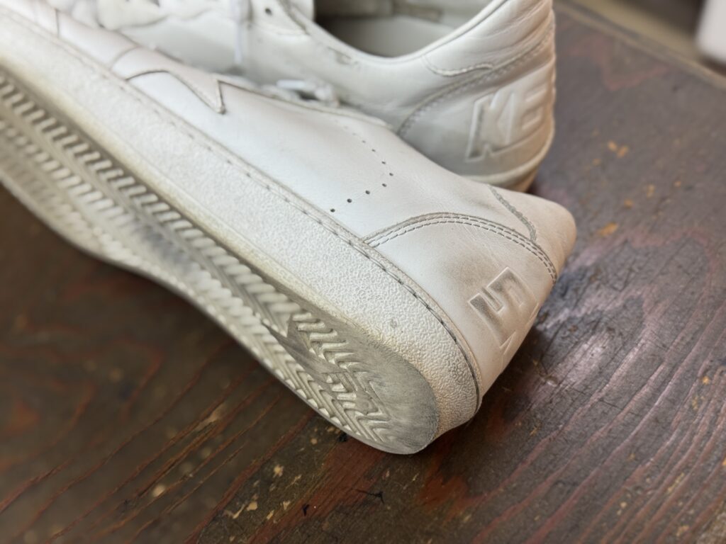 ゴールデングース ボールスター かかとの摩耗状態 傾斜が生じたヒール