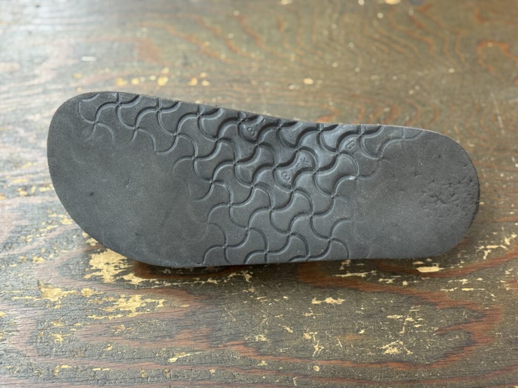 ユッタニューマン シモーネ 修理前 ソール裏 摩耗したビルケンソール