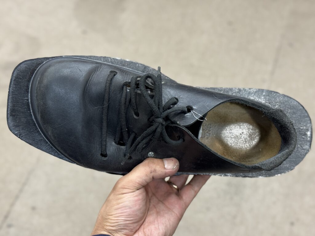 ビルケンシュトック モンタナ Vibram148ソール接着工程 張り付け前の状態