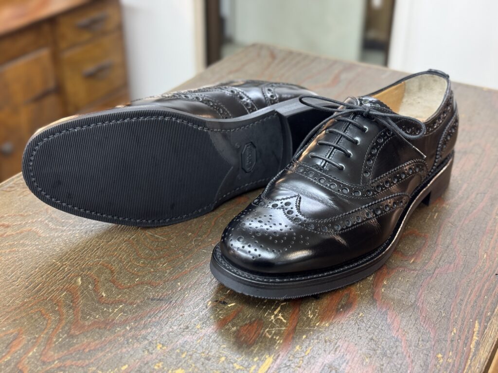 Vibram269ソールでオールソール交換を行ったChurch’s BURWOOD レディース