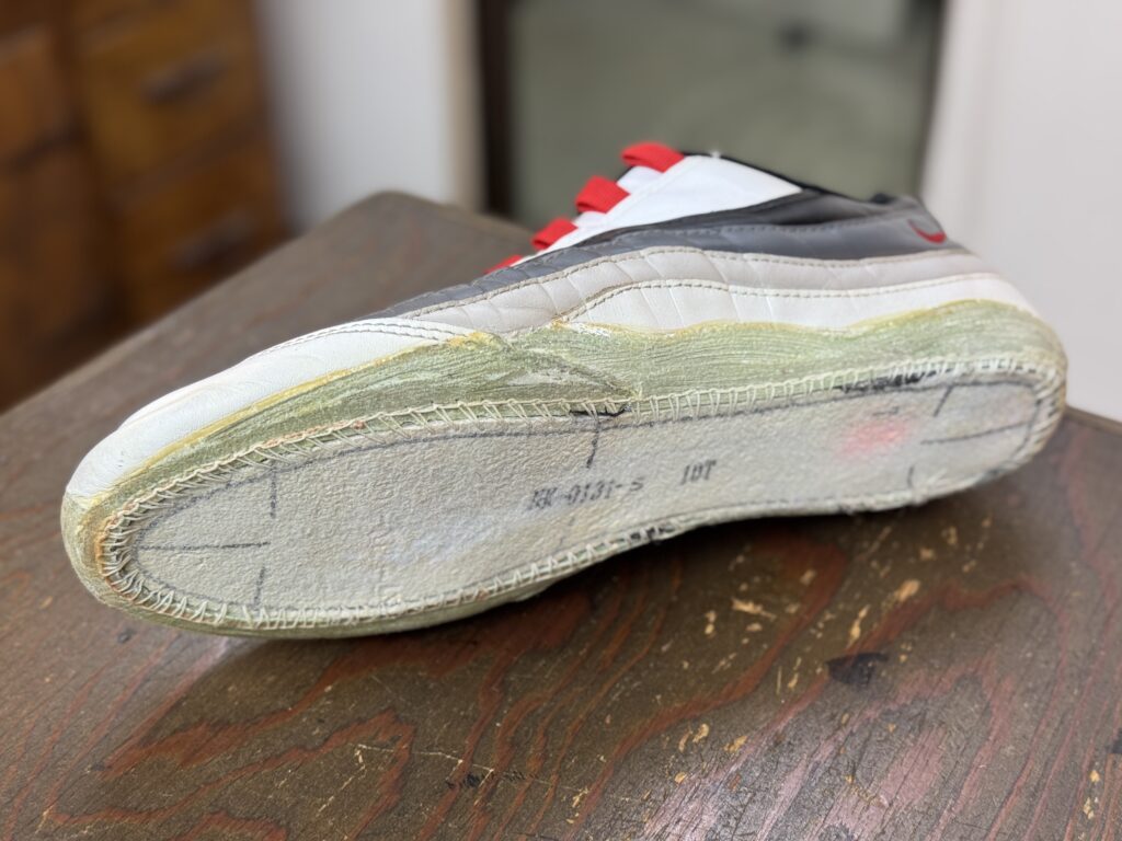 ソールが欠損したNike Air Max 95修理前のアウトソール面