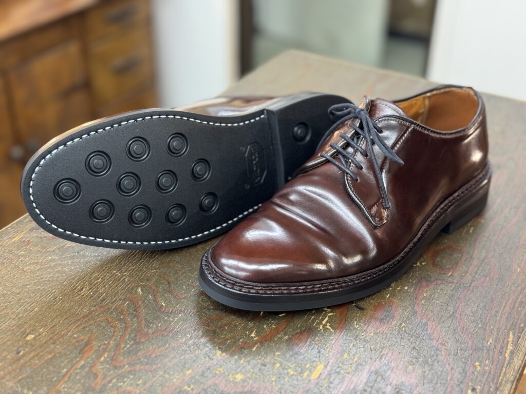 修理後のAlden(オールデン)990、俯瞰で見たソールとつま先