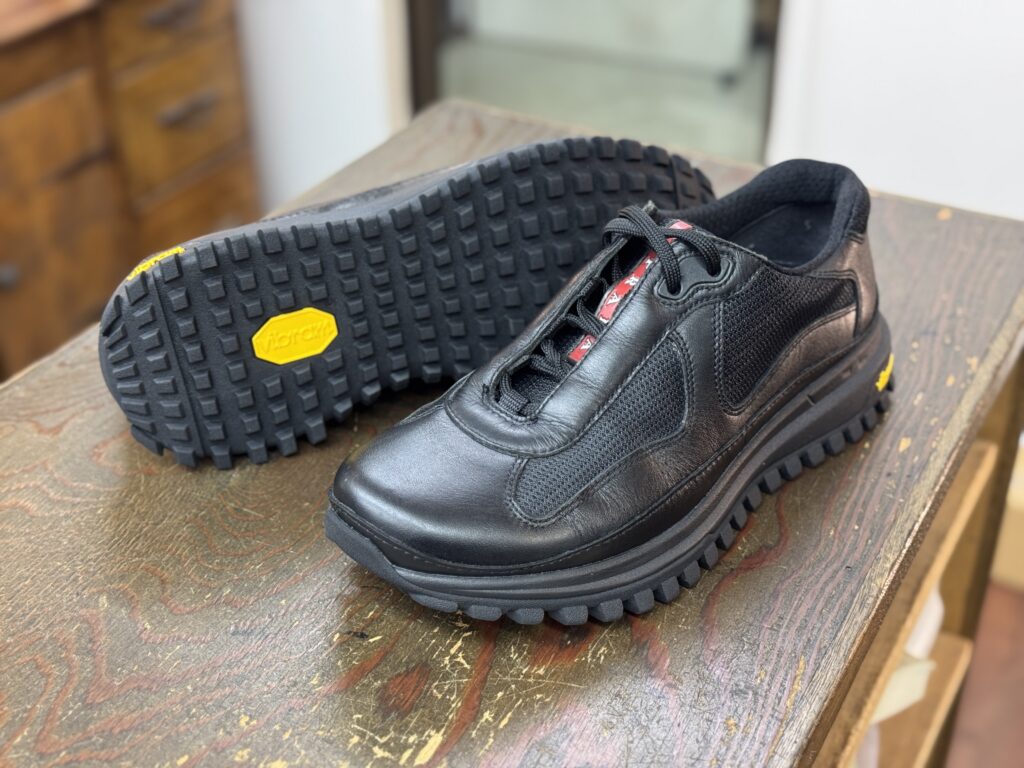 オールソール修理後のPrada（プラダ）アメリカズカップ スニーカー横から